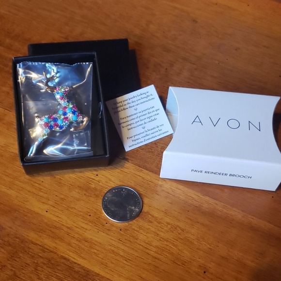 Avon Reindeer Brooch - Picture 1 of 1